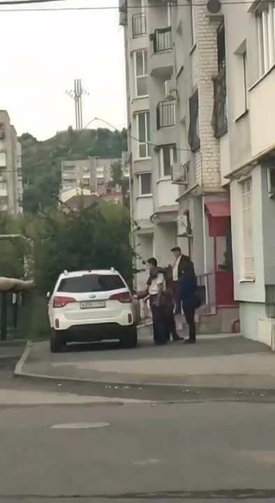 ���� ����������/��������� ������� ���������� � ����� � ��� �������� ������ �� ����������� �������, ����� ����������� ����������� ����� ������� ������������ ��� "�����" ������������ ������ � ����� �������� �������