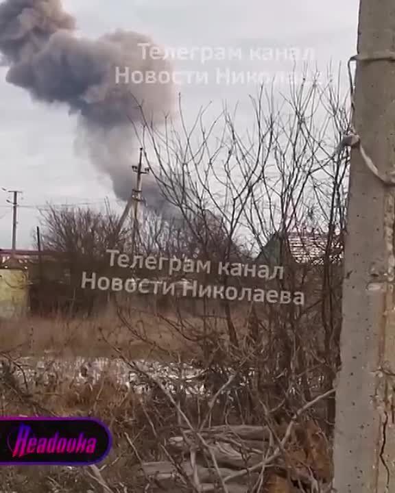 В результате действий ВС РФ в Очакове уничтожен склад боеприпасов — взрывной волной повреждено остекление в Николаеве