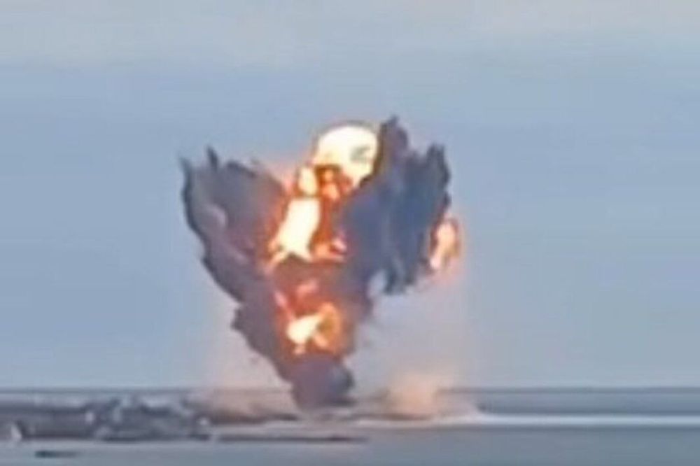 Гауляйтер Ким продолжает накидывать лапшу на уши обычным людям и рассказывает басни о том, что в Очакове, в результате работы ВС РФ по складам БК пострадало 8 человек, среди них якобы оказались какие-то дети