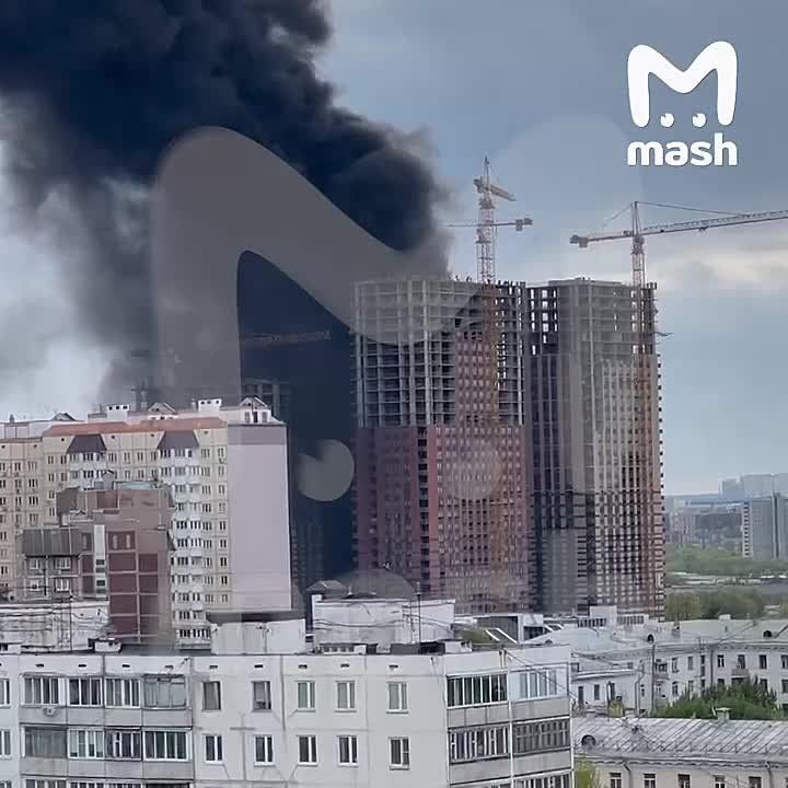 Крупный пожар на стройке в столичном ПИК Новое Очаково