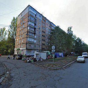 � ��������� ���������� ������������� ����� ����������� � ������ ���������, � ������� -- � �����������