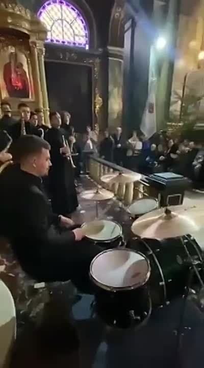 ���� ������������� ��������������� ��� � ����������� ������������ ������ �������� ��������� ���������, � ������ ����� - ��������� ������� ����� ����������� ����� � �����