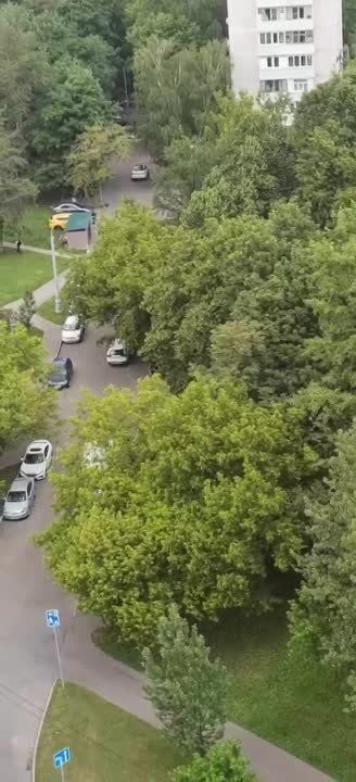 Некоторые СМИ сообщают, что киллеру удалось выжить в перестрелке с силовиками