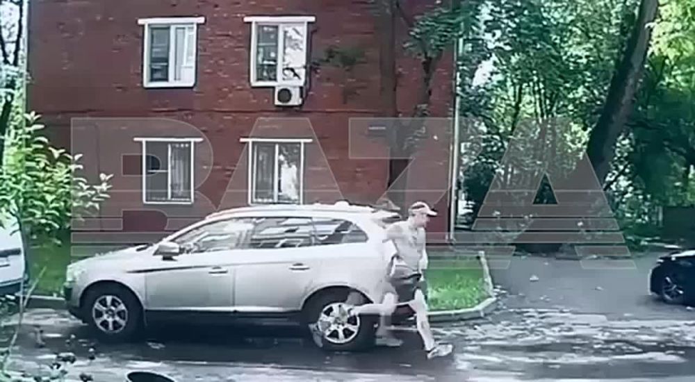 Портал "Осторожно Москва" сообщает, что в районе Очаково-Матвеевское слышна стрельба