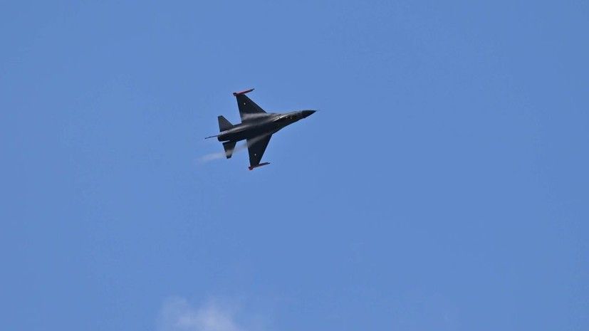 ��������: � ���� ��� ���������� � �����-����������� ������� ������� F-16