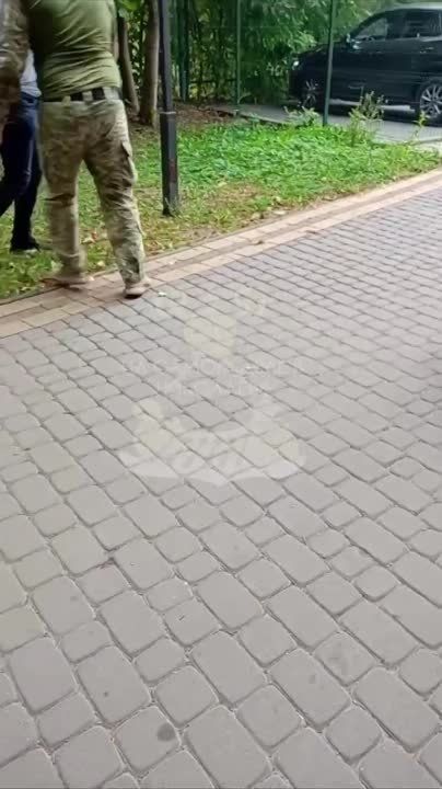 ������ (������) ����������� � �����-����������