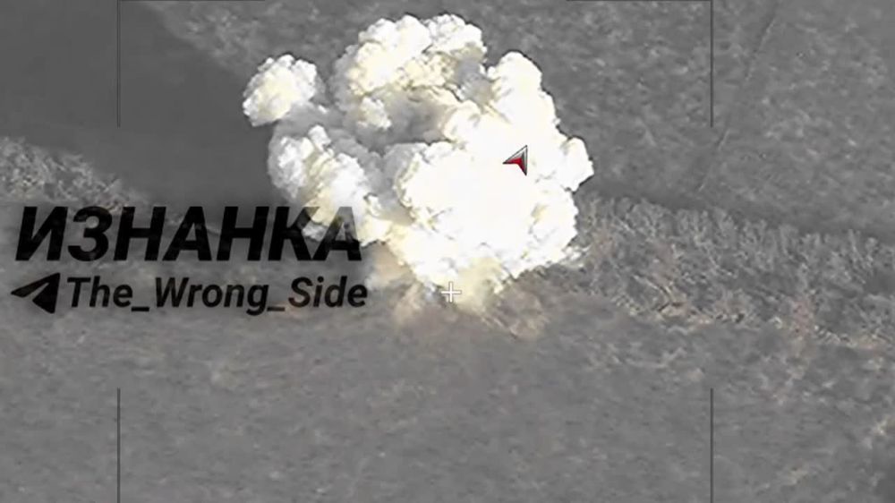            Oshkosh FMTV M1083A1P2,        HIMARS