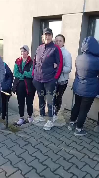      ,    