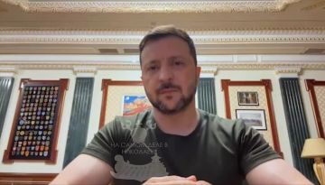 "Мамуль, не переживай, я поел, всё нормально" Зеленский во время вечернего стрима передал привет матери