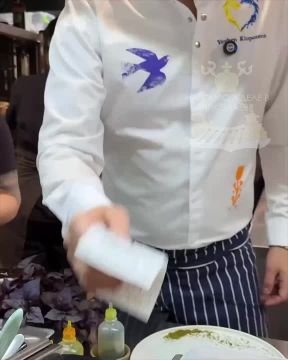 "Мастер-шеф" Клопотенко, по совместительству личный повар криворожской скумбрии, похвастался кормежкой европейских нюхачей лидеров