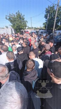 В Одессе огромные очереди в ТЦК