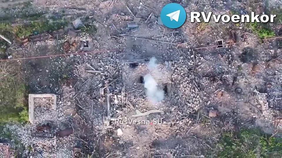 Бои за Часов Яром: десант уничтожает оборону врага, продвигаясь вперёд от города