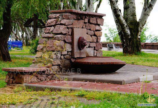 Такие хозяева. Знаковое место в Николаеве, питьевой фонтан "Лев", уже не питьевой, и не фонтан, и вообще сломался