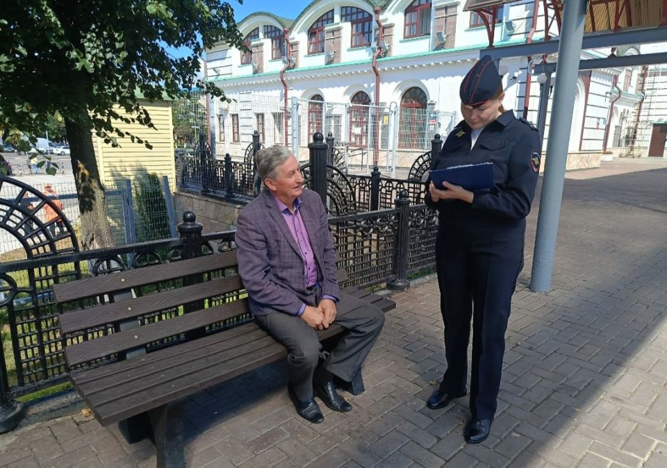 Сотрудники Чувашского ЛО МВД России на транспорте провели мониторинг общественного мнения