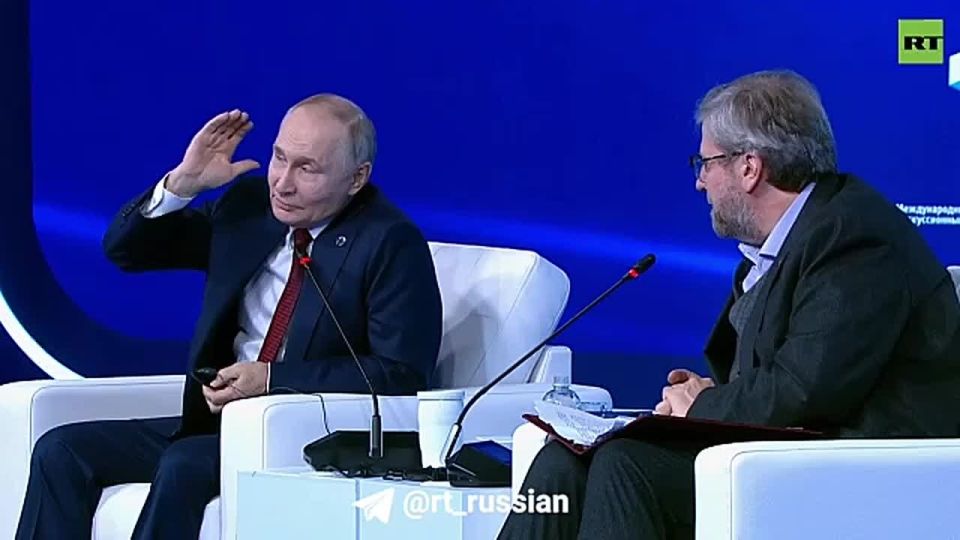 — Владимир Владимирович, а зачем вы в Данию столько дронов посылаете? — Не буду больше