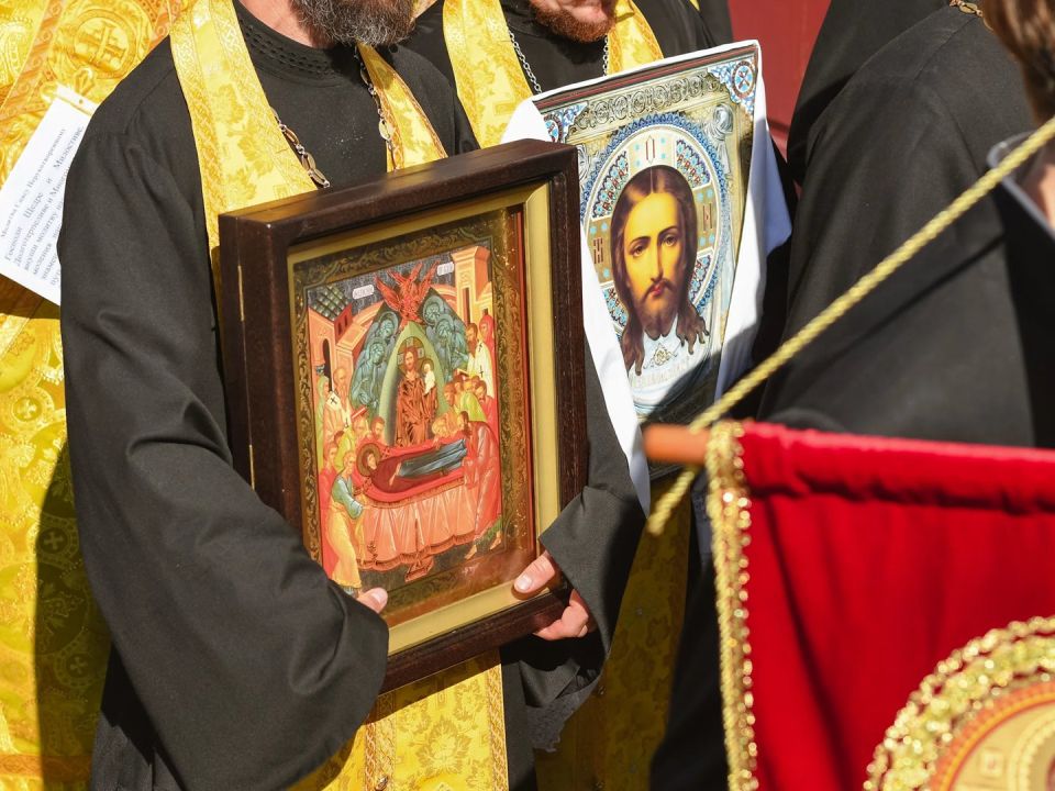 Дагестан помог доставить в Иран 600 кг церковной утвари