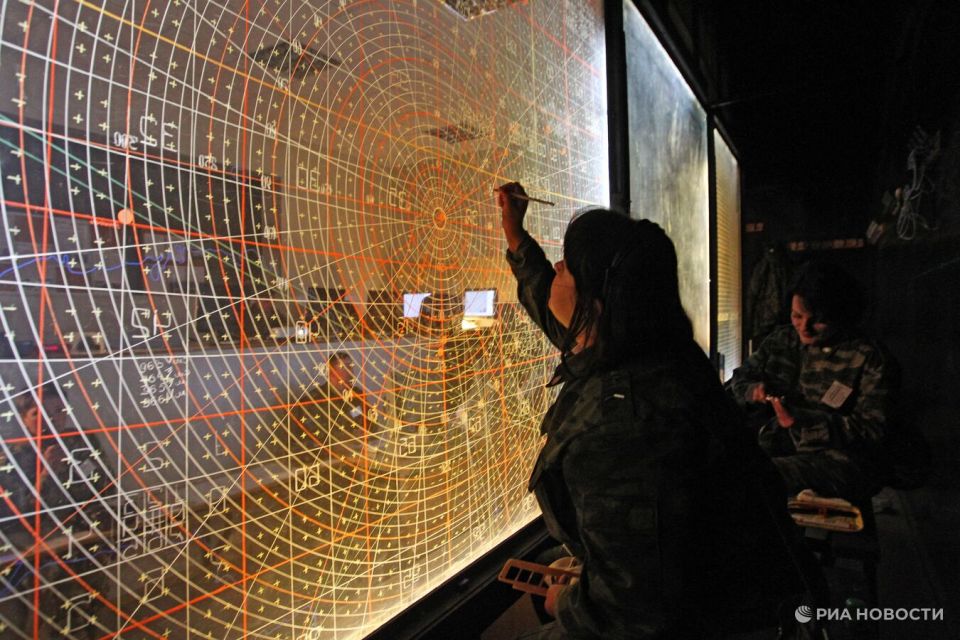 ВС России ударили по аэродрому в Днепропетровской области