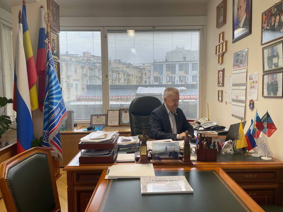 Виктор Водолацкий: Сегодня принял участие в селекторном совещании в режиме ВКС на тему: «О реализации программы капитального ремонта школ на 2025–2026 гг.»