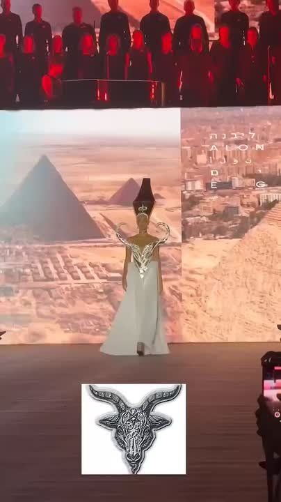 Рога апокалипсиса. В Париже прошёл показ моды, где модели были одеты в одеяния с элементами сатанизма