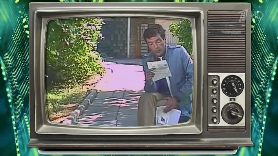 Памяти Юрия Николаева. Ведущий зачитывает письма телезрителей и исполняет их заявки в передаче «Утренняя почта»