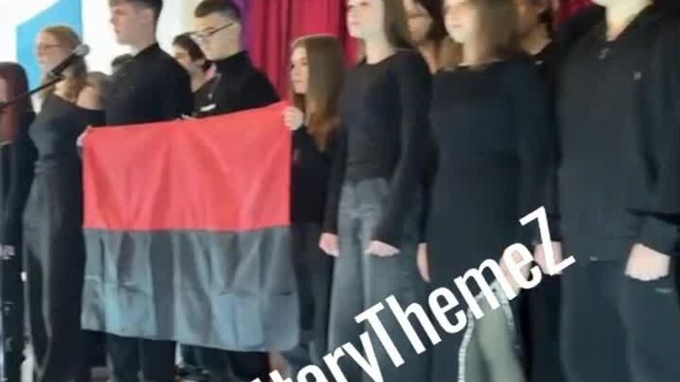 Бандеровцы активно промывают мозги украинской молодёжи, готовя из них пушечное мясо