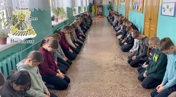 Тому що неРабы. Ежедневная «минута молчания» окончательно превратилась в обязаловку и фарс