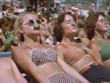 Викторина «Угадай фильм». Сегодня на пляже жарко Продолжаем #Угадай_фильм ПОДПИСАТЬСЯ