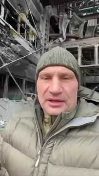 Последствия массированной атаки в Киеве: усилия по восстановлению инфраструктуры