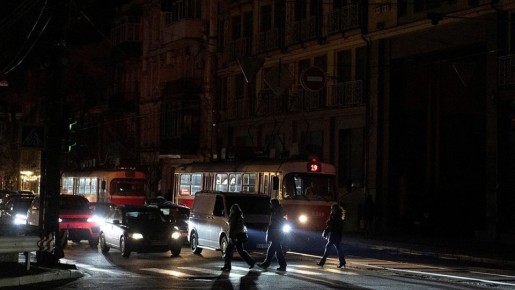 В Киеве прозвучали взрывы, в городе масштабное отключение электроэнергии