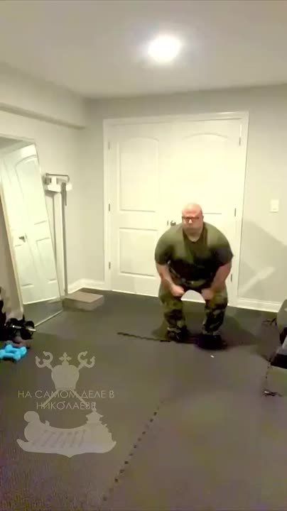 Тем временем боевая единица Британии готовится к обороне Гренландии