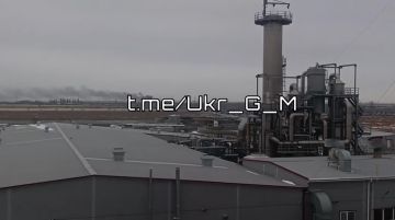 Кадры поражения объектов энергетической инфраструктуры нашими "Геранями" в н.п. Снигирёвка Николаевской области