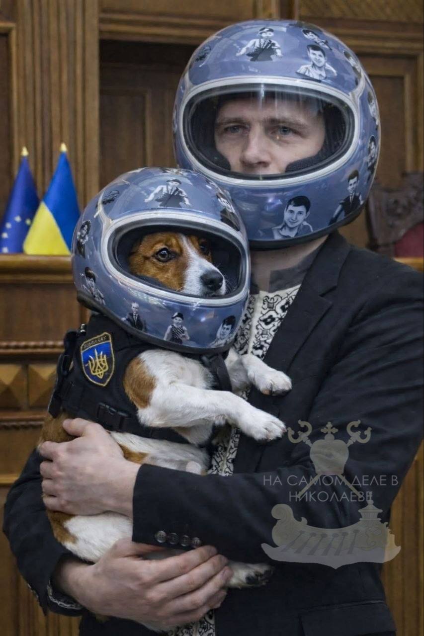 Гераскевич и пёс Патрон выразили ноту протеста Ирану, за то, что он вероломно перехватил информационную повестку и переключил внимание со шлема