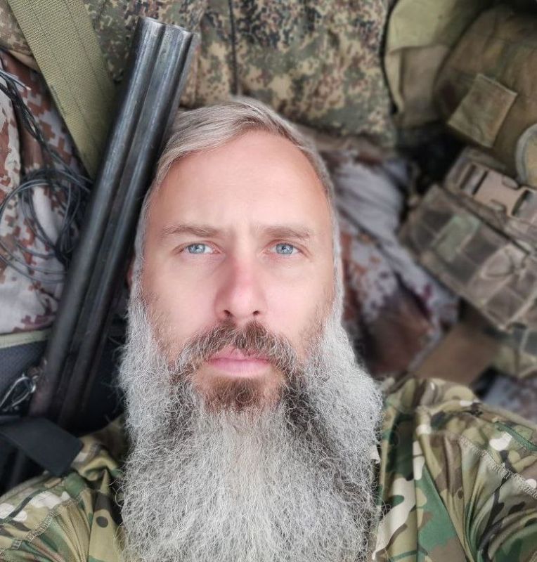 Седовлас, светлоглаз, я покинул всех вас