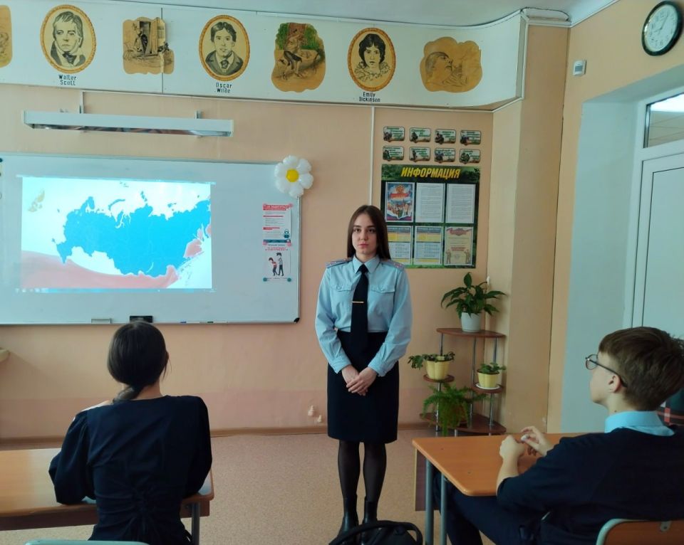 В поселке Ванино транспортные полицейские провели урок правовой грамотности