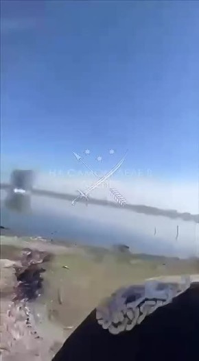 Укро-ПэПэО працюе. В Днепропетровске подавленный средствами РЭБ беспилотник чудом не задел жилые дома и спикировал в реку