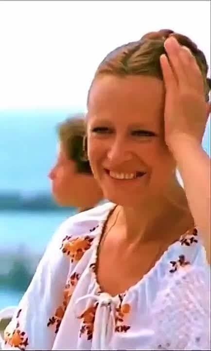 Викторина «Угадай фильм». «Поварихино... Поварихино... Это где-то во Франции?» Продолжаем #Угадай_фильм ПОДПИСАТЬСЯ