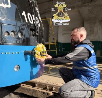 Транспорт праздничный и будничный