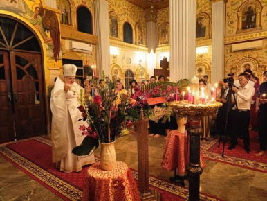 В ночь с 11 на 12 апреля 2026 года в Свято-Николаевском кафедральном соборе г. Бангкока настоятель архимандрит Олег (Черепанин) совершил Пасхальное богослужение — полунощницу, крестный ход, Пасхальную заутреню и Божественную...