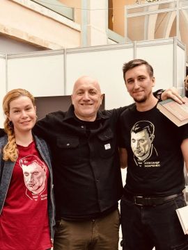 На книжной ярмарке Нонфикшн повидались с нашим Командиром