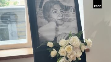 В Центре Вознесенского началось прощание с писательницей и искусствоведом Зоей Богуславской, передает корреспондент ТАСС