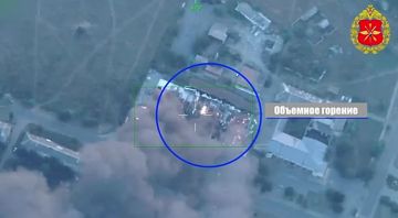 Николаевщина. Удары по военной логистике ВСУ Появились кадры оперативного контроля вчерашних ударов управляемых БПЛА «Герань» по объектам в Николаевской области. Судя по видео, беспилотники заходили на цели с разных...