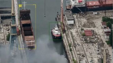 В Николаевском порту за двое суток поражены четыре буксира