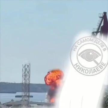 ВС РФ поразили сегодня грузовое судно в Николаевском порту