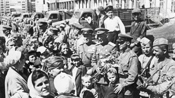 83 года назад, 23 августа, произошло сразу два судьбоносных события: советские войска освободили Харьков(который был под оккупацией 641 день) и одержали решающую победу в Курской битве