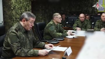 Эдуард Басурин: Неудержимый натиск: "Южная" группировка войск разрушает оборону противника