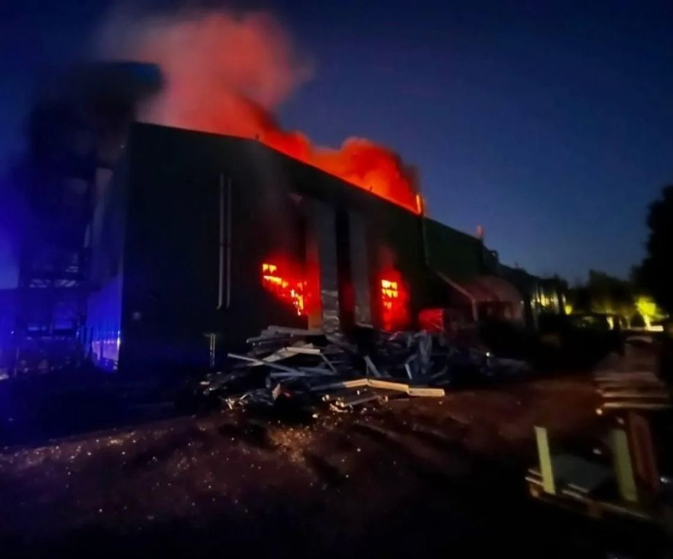 В Николаеве после удара повреждено складское помещение
